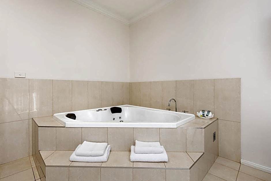 Comfort Inn Deakin Palms