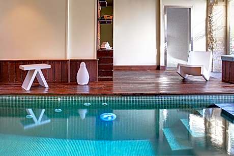 Logis Hôtel Restaurant Le Dauphin et Le Spa du Prieuré