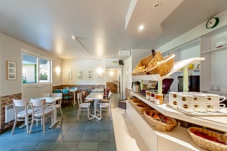 B&B HOTEL Saclay