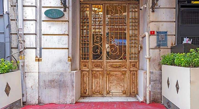 Ragip Pasha Apartment