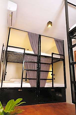 1 Person in 6-Bed Dormitory - Female Only