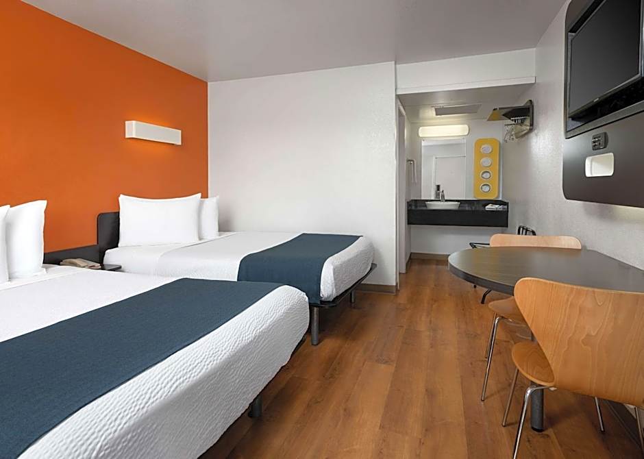 Motel 6-Carpinteria, CA - Santa Barbara - North