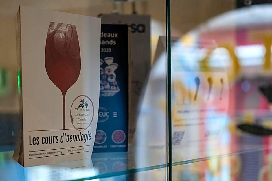 Contact Hôtel du Champ de Mars de Saint-Brieuc