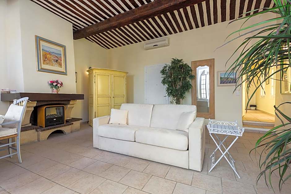 Studio Port – Cannes, CT