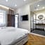 Budapest Eye- Boutique Suites, by BQA