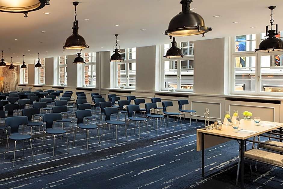 Renaissance by Marriott Hamburg Hotel