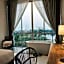 White Wall Riverfront Hotel