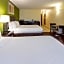 Holiday Inn Express and Suites Rochester West-Medical Center By IHG