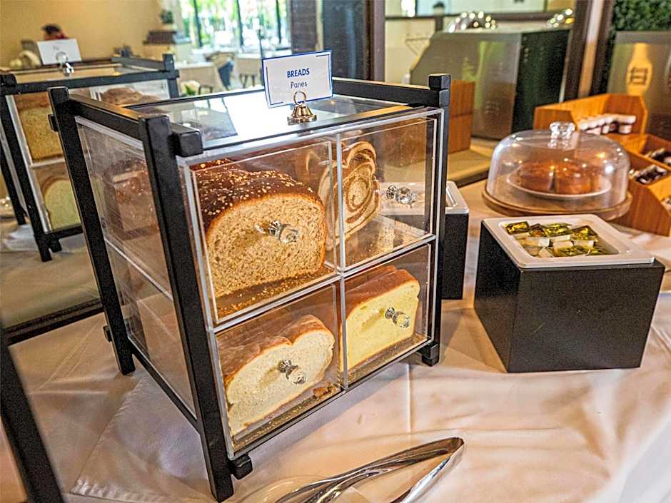 Regency Miami Airport by Sonesta