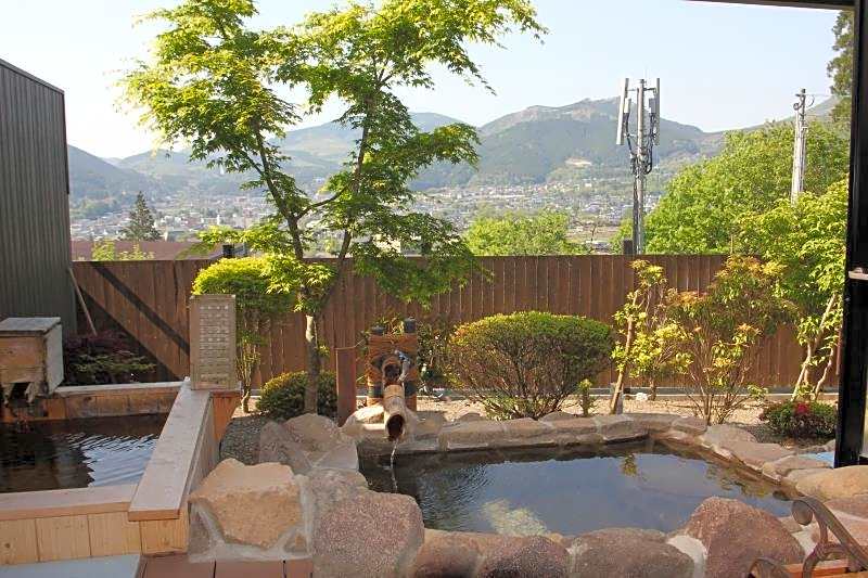 Yufuin Sanso Waremokou Hotel