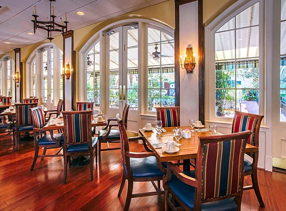 Holiday Inn Hotel French Quarter-Chateau Lemoyne By IHG
