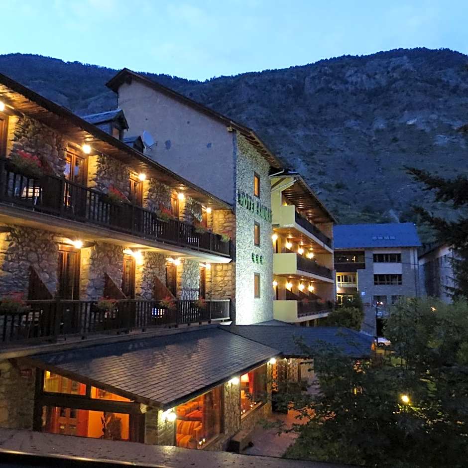 Hotel Saurat