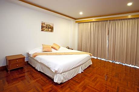 Family Three-Bedroom Suite