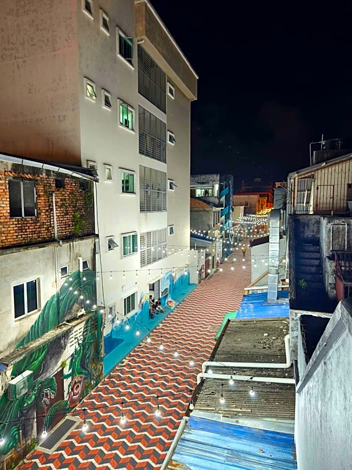 Riverbank Hotel by MRVJ BUSINESS