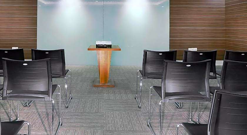 Hotel Neo Gubeng by ASTON