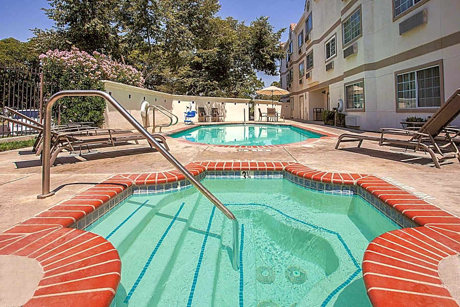 La Quinta Inn & Suites by Wyndham Davis