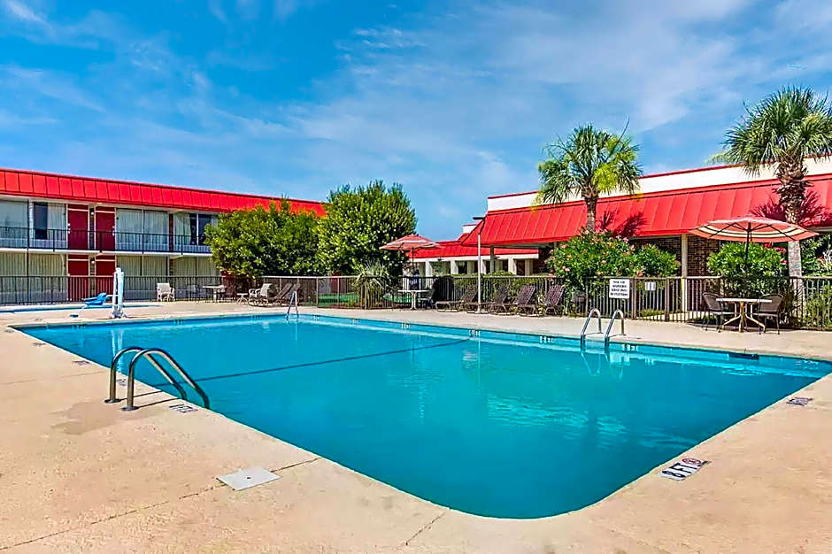 Ramada by Wyndham Santee I-95