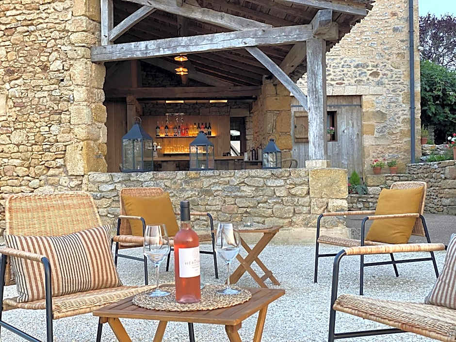 Domaine de Cazal - Chambres d'Hôtes avec piscine au c¿ur de 26 hectares de nature préservée