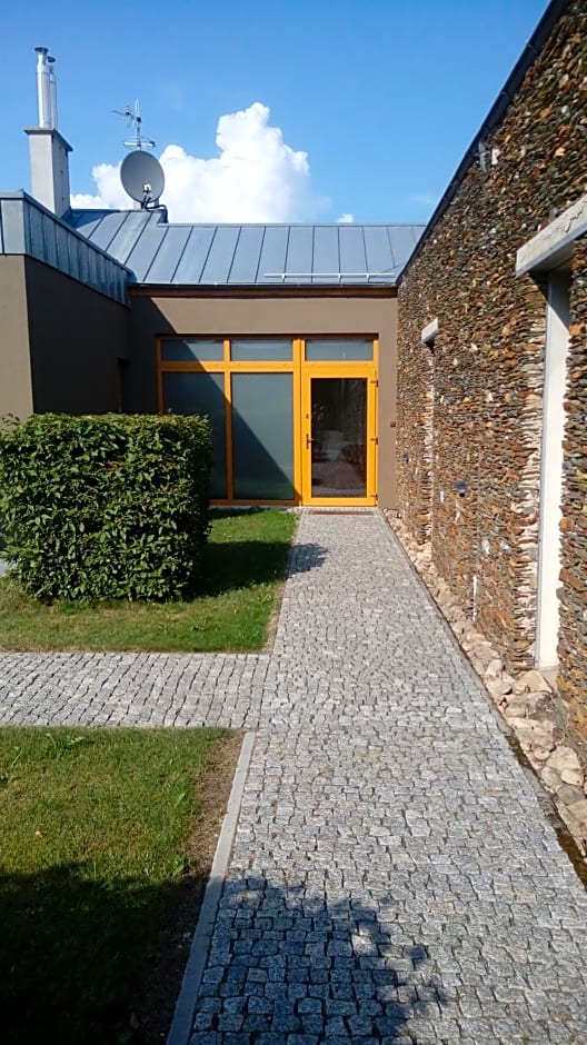 Gospodarstwo Agroturystyczne Pensjonat Sad – Podgórzyn, MN