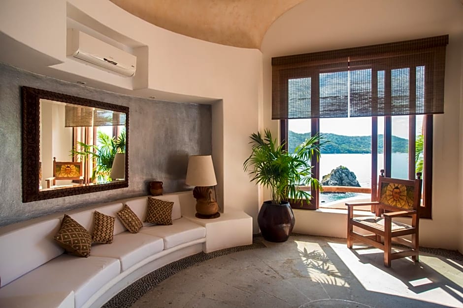 Villa El Murmullo by La Casa Que Canta