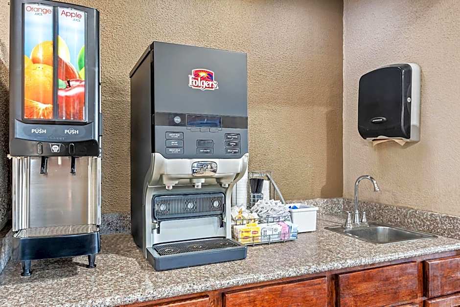 Super 8 by Wyndham Terre Haute