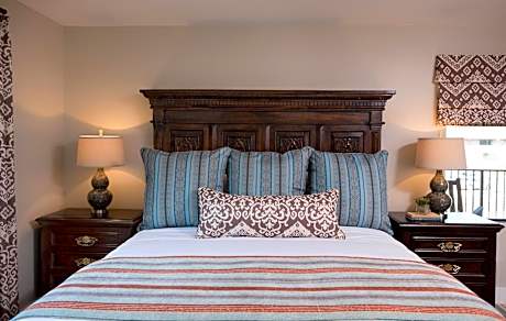 One-Bedroom King Suite with Sofa Bed