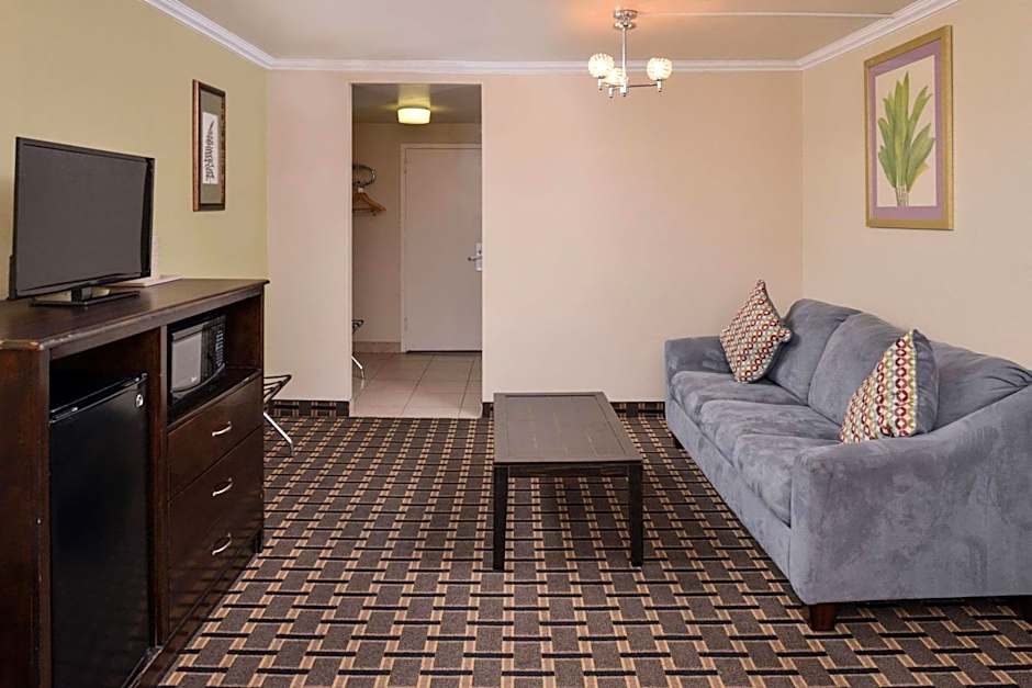 Quality Inn & Suites Montebello - Los Angeles