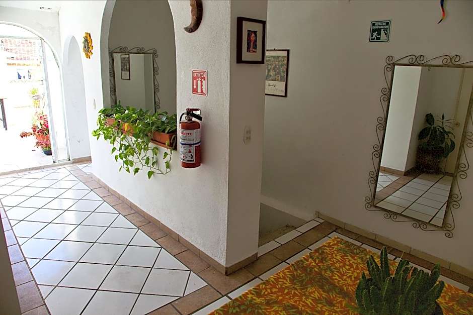Alexandross Hostel