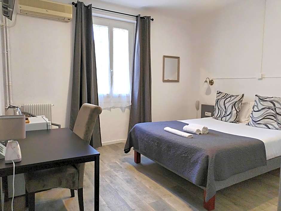 Logis Hotel La Bastide d'Entraigues