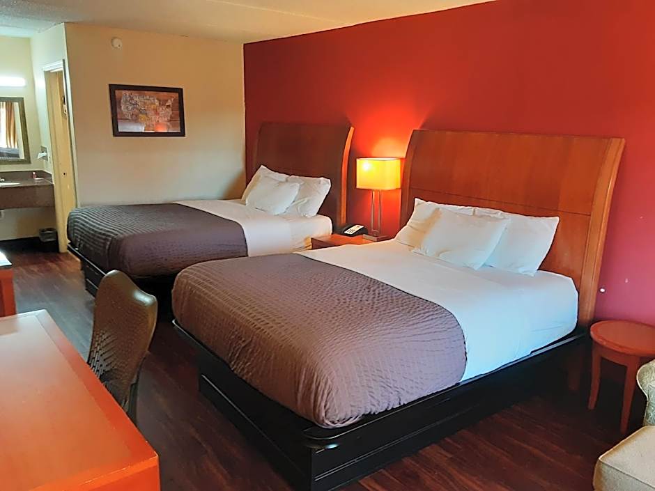 Econo Lodge Inn & Suites