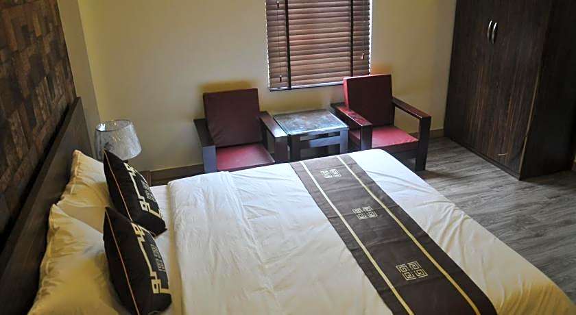 Rose Hotel