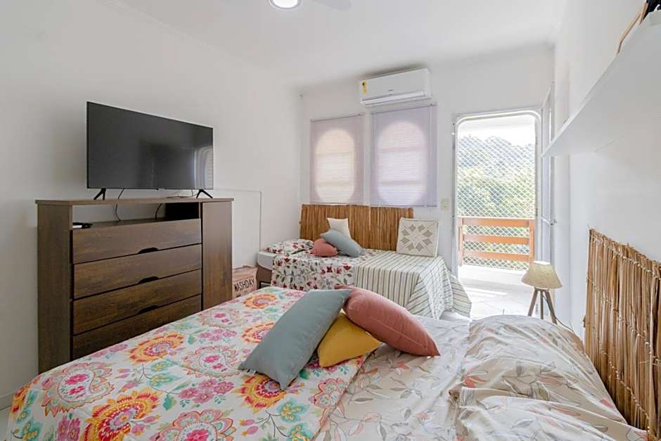 Otimo apto c WiFi a 700m da Praia do Tombo-Guaruja