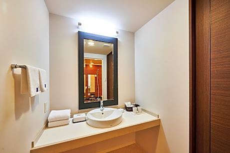 Standard Twin Room on Upper Floor(7-11F) with Terrace 31㎡ - Sea view- Tower Building