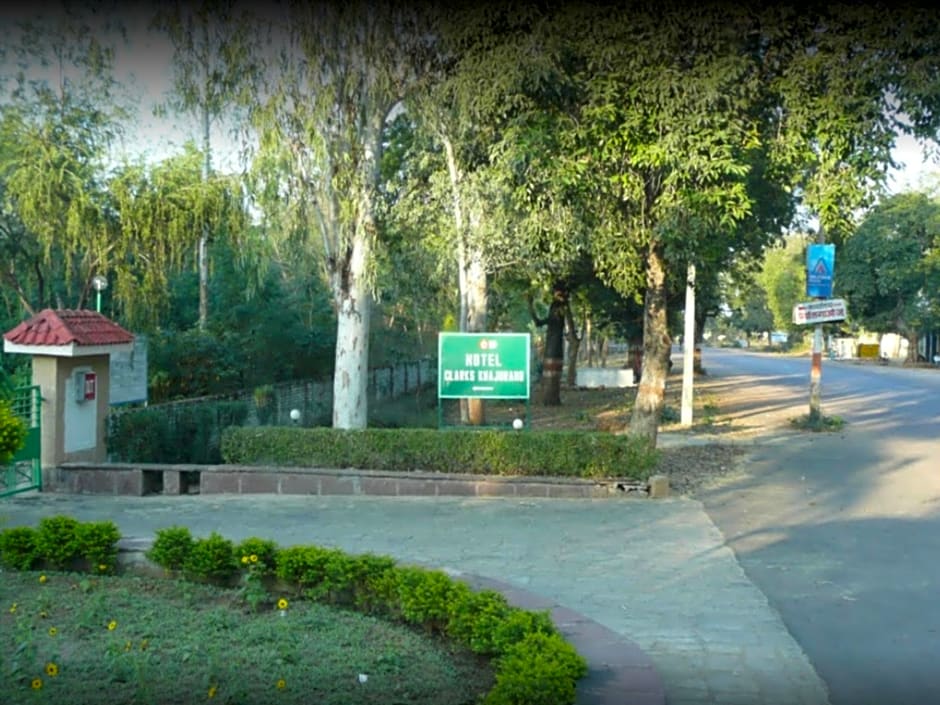 Clarks Khajuraho