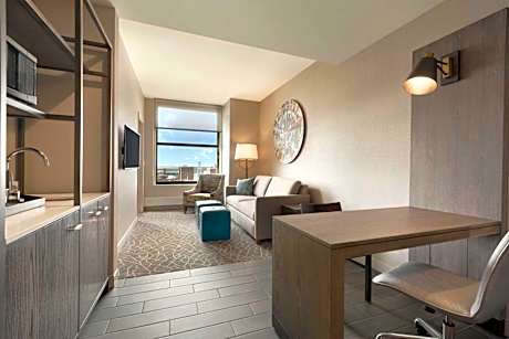 King Corner Suite