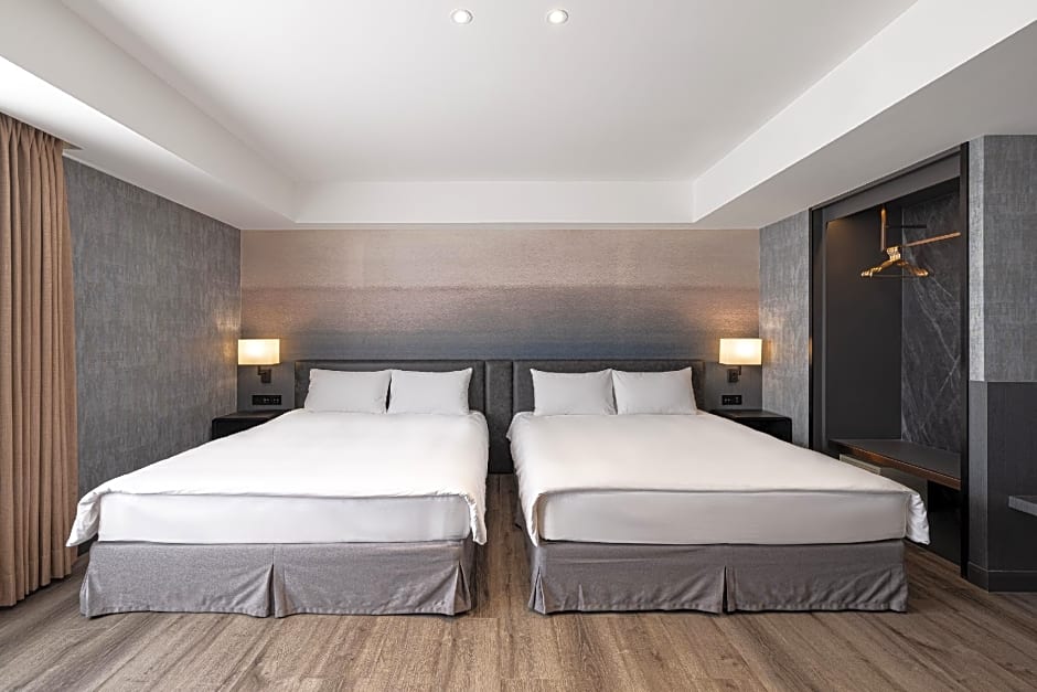 Lakeshore Hotel Metropolis