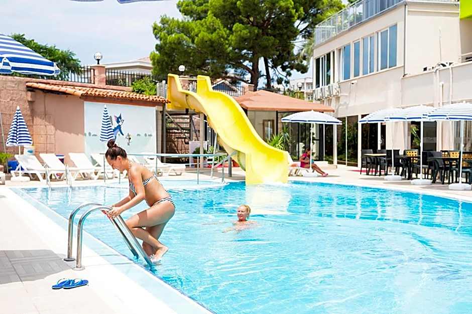 Rich Melissa Hotel