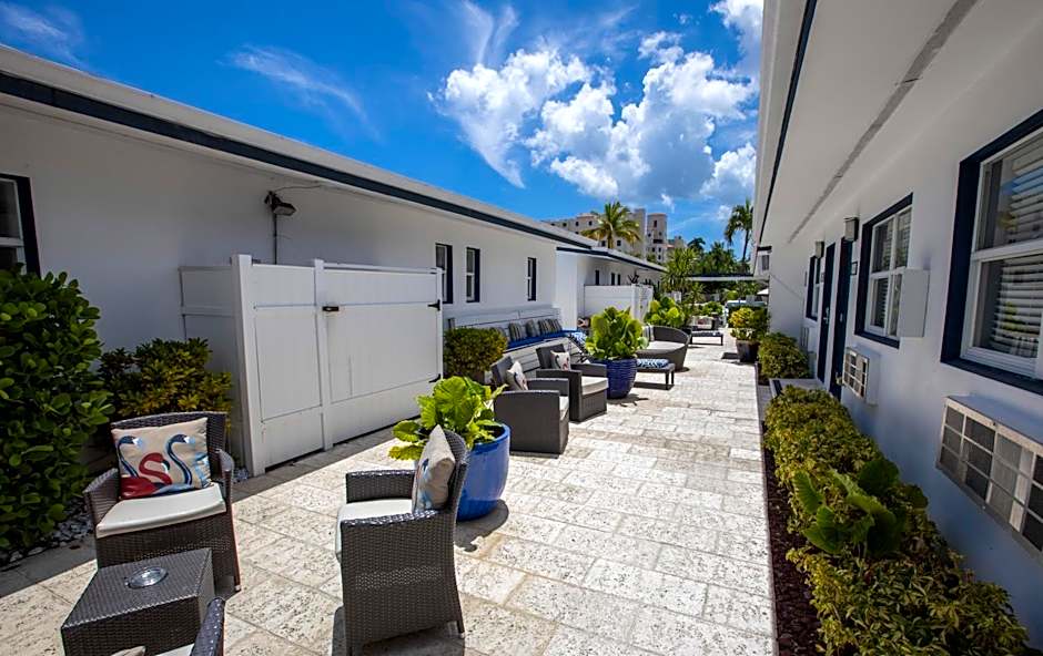 Hollywood Beach Suites and Hotel
