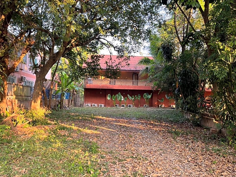 Akha River House CR