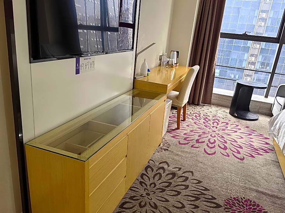 Lavande Hotel Luzhou Jiale Century City