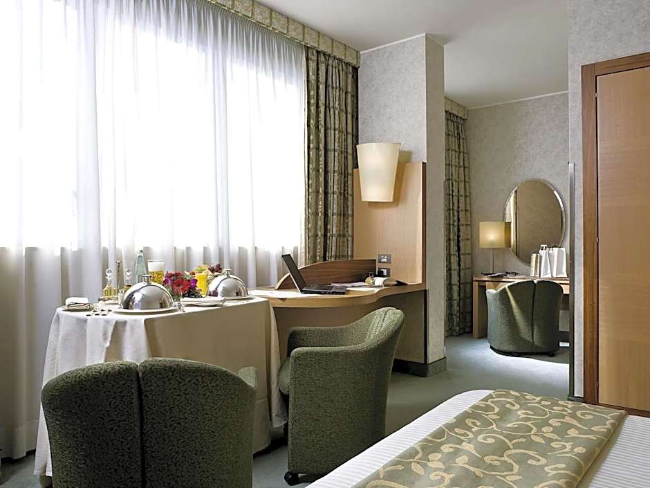 Mercure Roma West