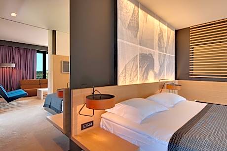 Bay Suite