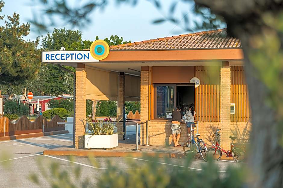 Club del Sole Spina Family Collection