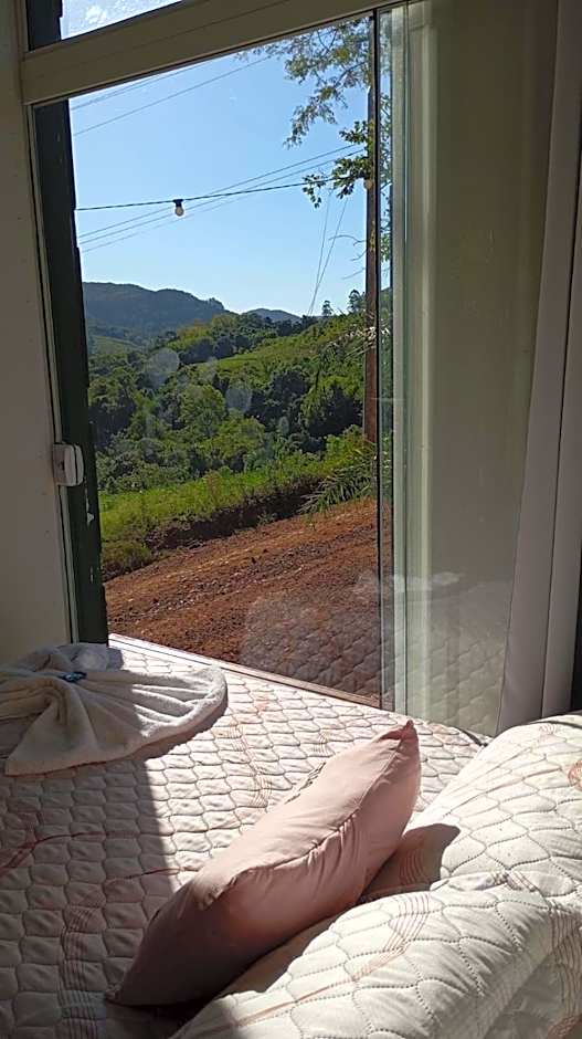 Pousada Jardim Encantado - Suítes em Container na cidade do Cristo Protetor - Encantado RS