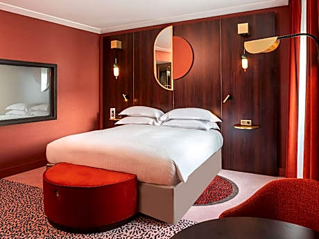 Junior Suite - 1 King Size Bed And 1 Sofa Bed