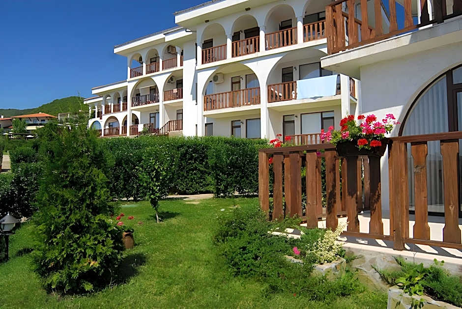 Breeze Apartment Complex