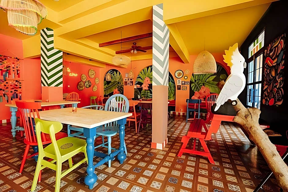 Por Aqui Stay & Dine