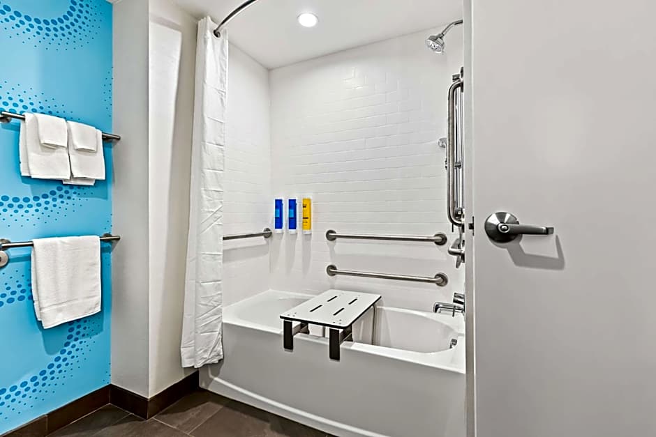 Tru by Hilton Aloha Beaverton