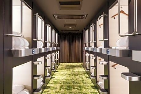 Standard Capsule Room for Female