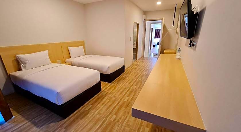 The charlotte smart hotel lopburi